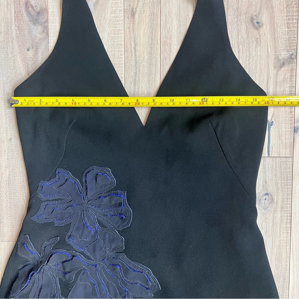 Halston Heritage cocktail black dress with blue/purple flower size 6 - Picture 15 of 16